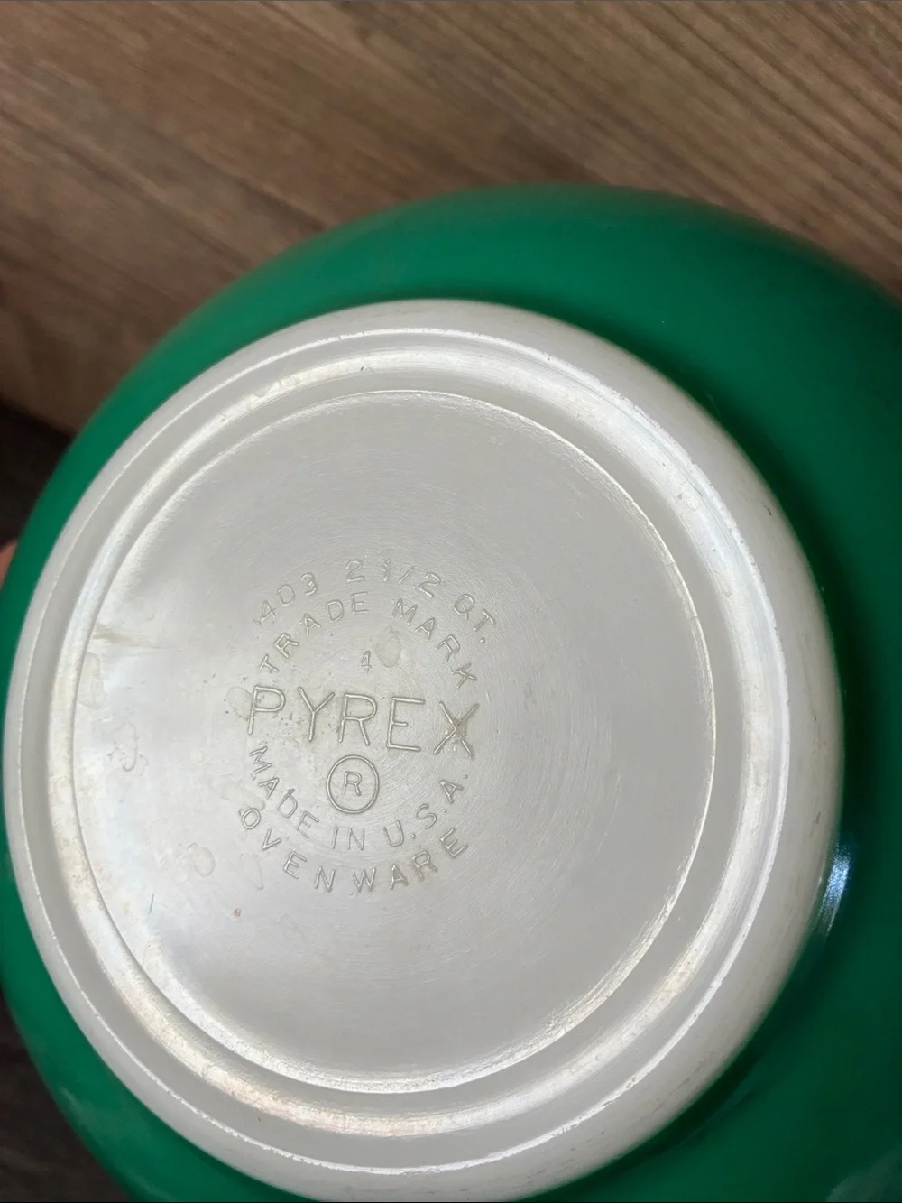 Gorgeous Vintage Pyrex Green Bowl Primary Color #403